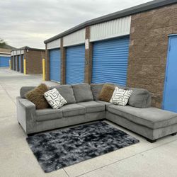 Sectional Couch Light Gray 