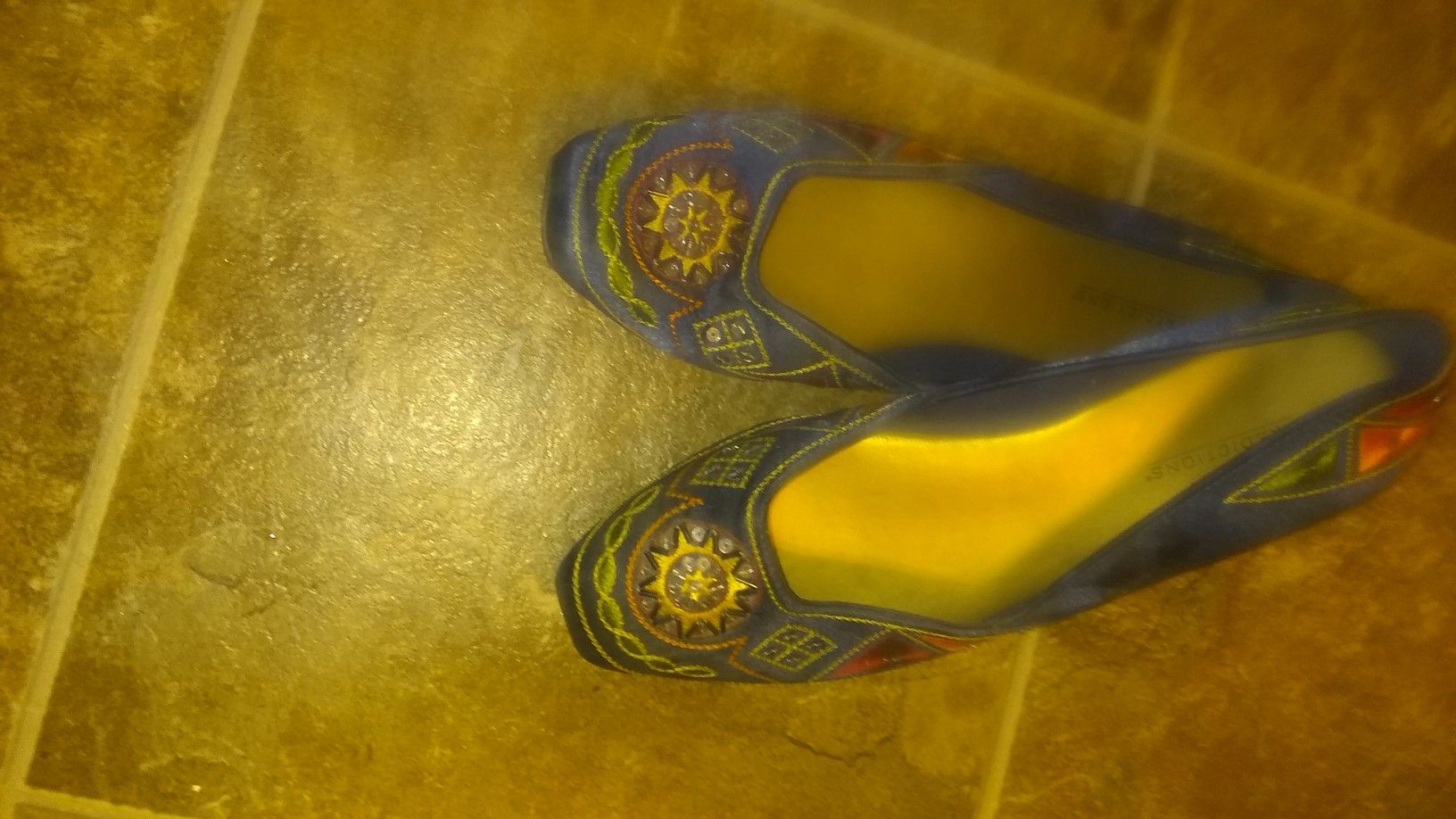 Cute colorful flats size 9