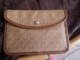 Authentic Michael kors signature wrist clutch