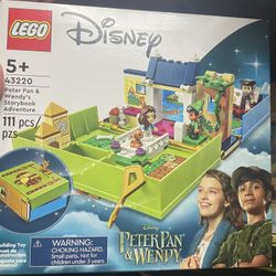 LEGO Disney Peter Pan & Wendy's Storybook Adventure 43220