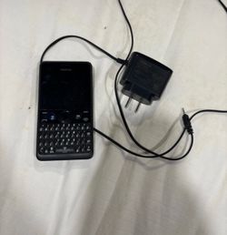 Nokia Phone with Keyboard – Good Condition, Works Great