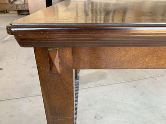 Kitchen table. Beautiful! 6.5 ft with leaf.