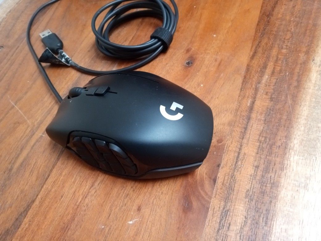 Logitech G600 MMO Gaming Mouse 20 Buttons