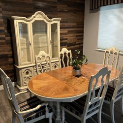 AMAZING 8 Piece Dining set- Stanley Furniture