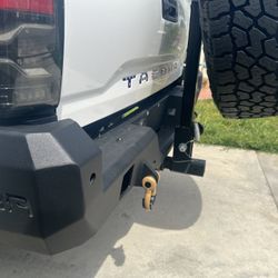 Rigid Armor Single Arm Tire Carrier