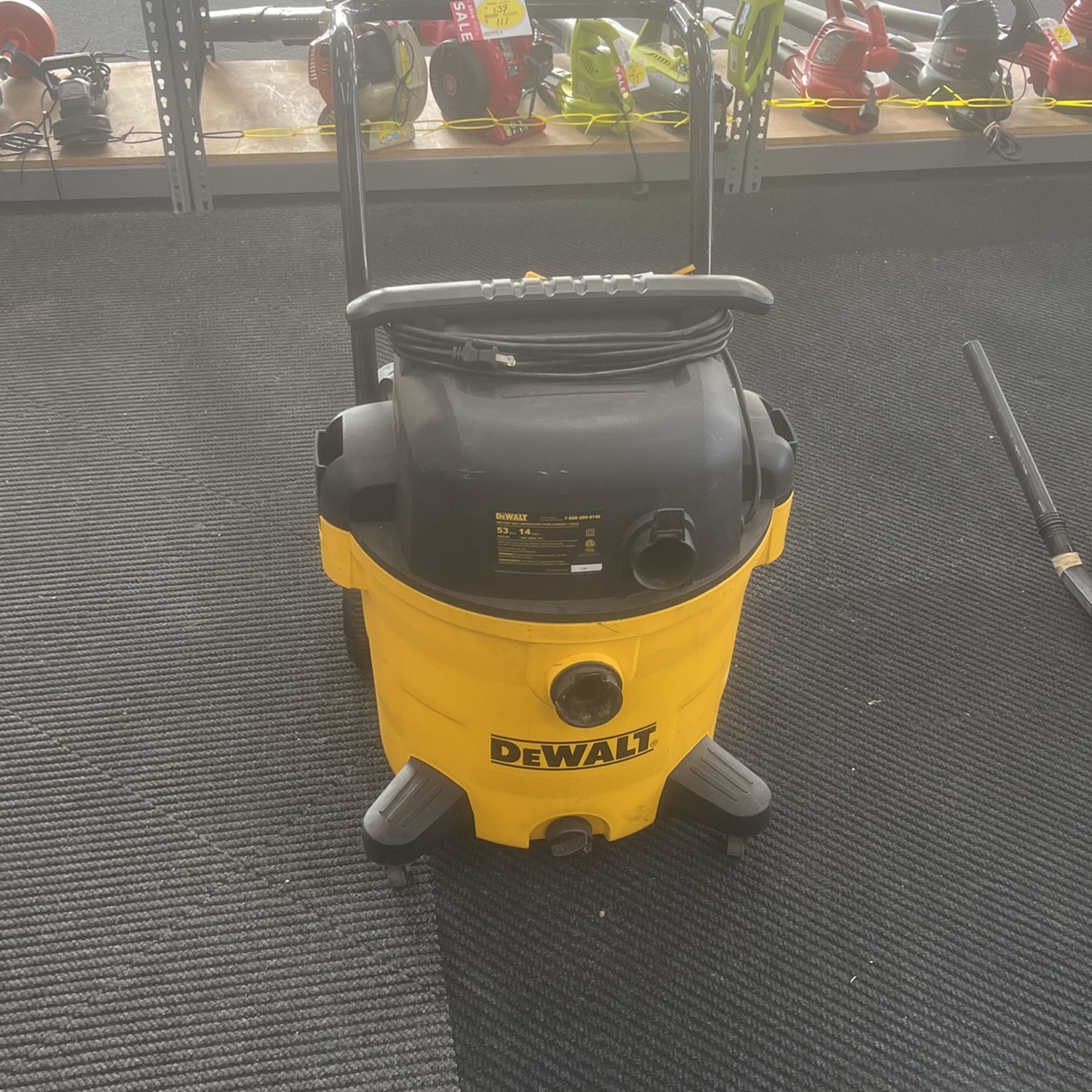 DeWALT vacuum