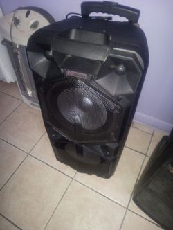 Good Ibastek portable party speaker works great