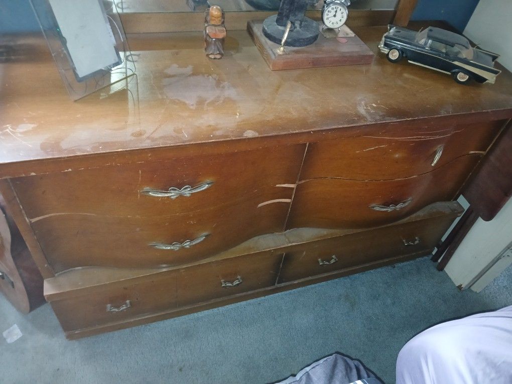 Six Drawer Dresser With Mirror