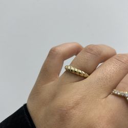14k Gold Twisted Ring