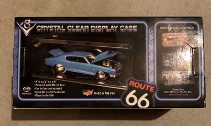 CRYSTAL CLEAR DISPLAY CASE (1/24 CARS; DOLLS) w/ 3 DIFFERENT BACKGROUNDS