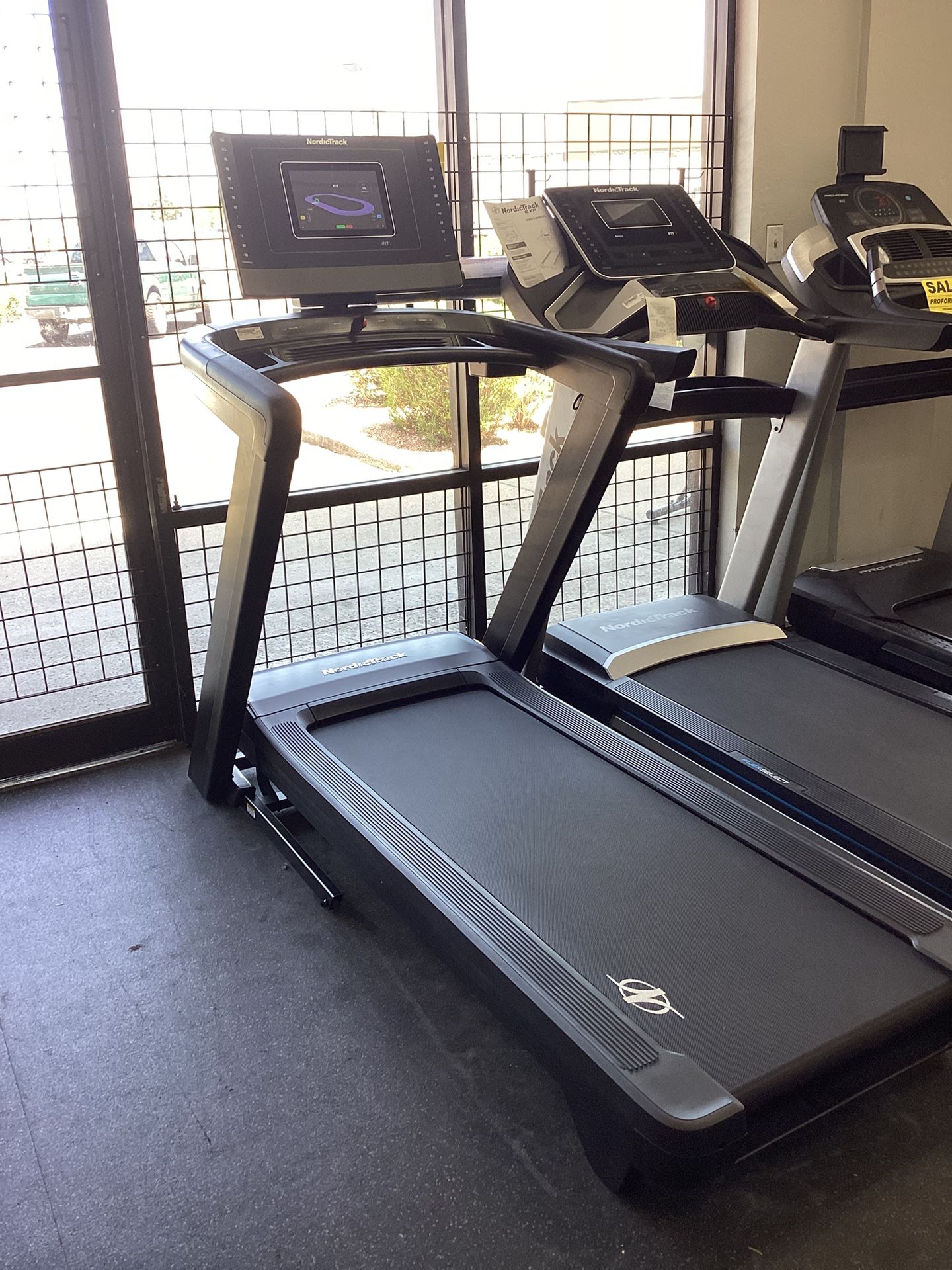 Treadmill With Only 63 Miles Of Use On It NordicTrack Commercial 1250