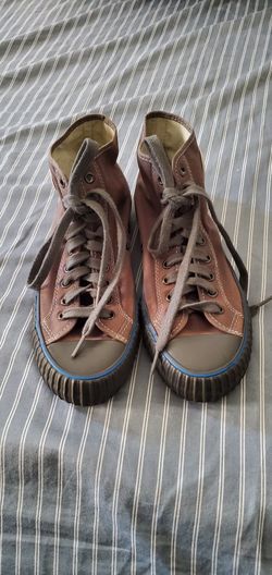 Men Converse Size 8.5 Women 10