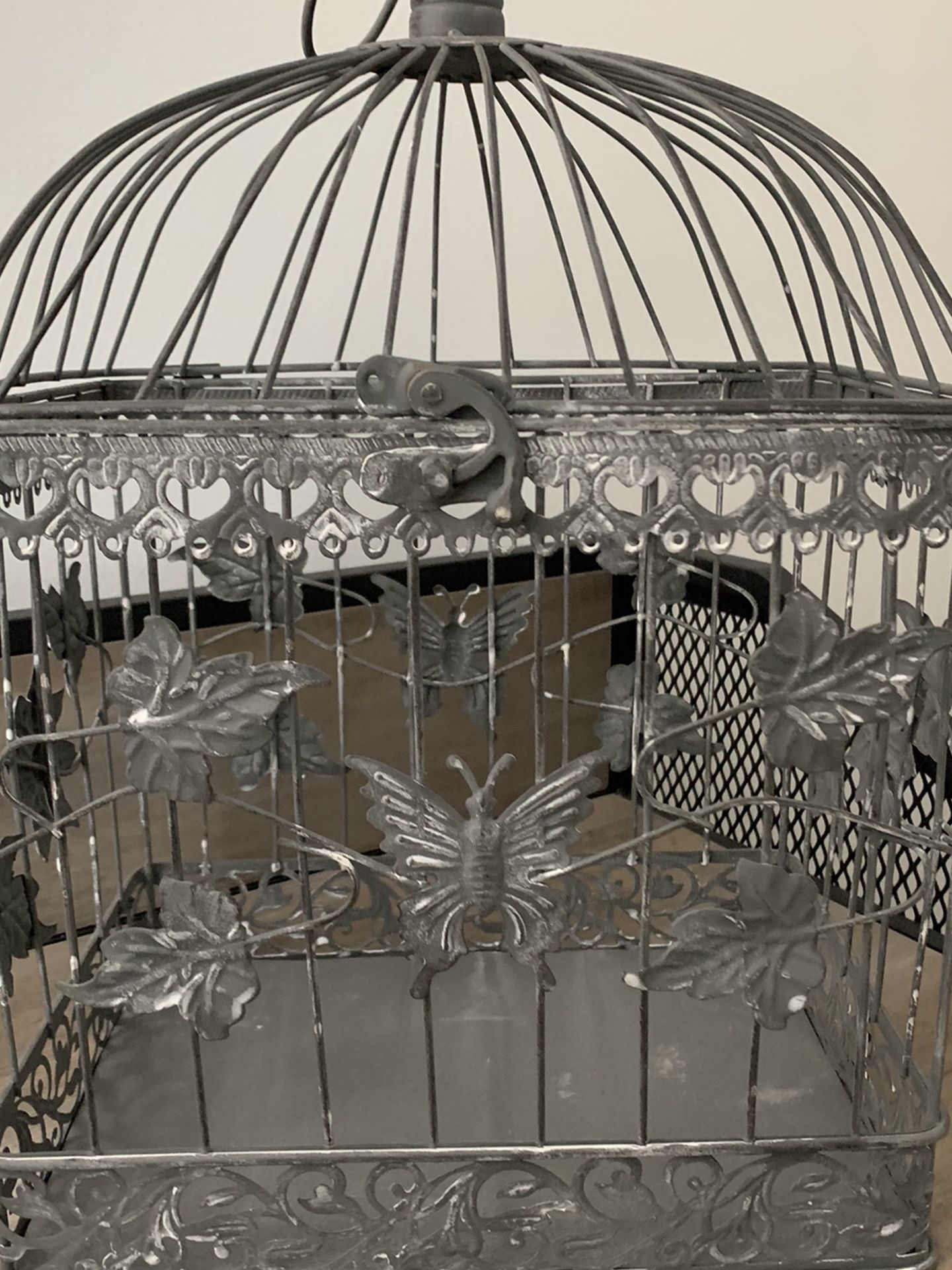 Bird cage decor
