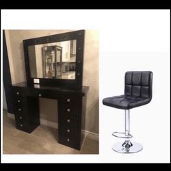 Vanity Desk With Mirror 