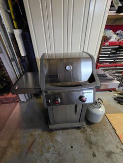 Weber E210 propane BBQ Grill two burners full stainless steel with tool set and full tank great condition