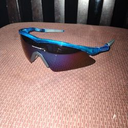  Oakley