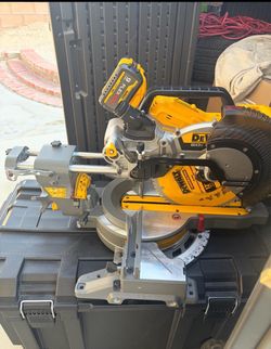 DeWalt 12" 60V FlexVolt Cordless Miter Saw