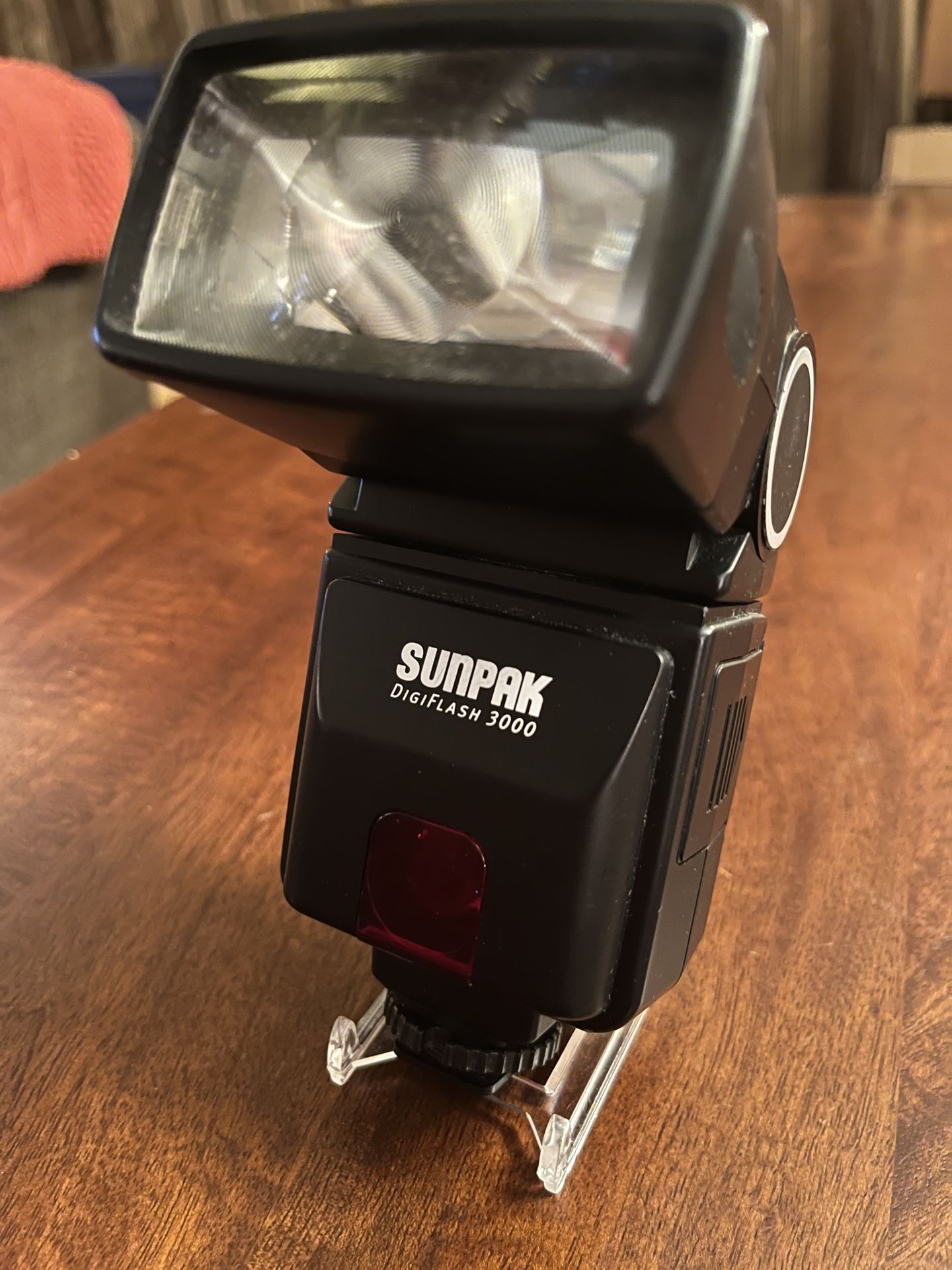 Sunpak Digiflash 3000 - For Canon DSLR's - W/ Lowepro Case and Diffuser