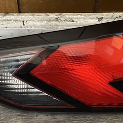 2022 Nissan Versa Right inner tail light