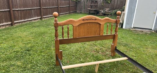 Queen bed frame natural Oakwood
