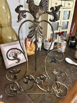 Rooster Easel With Vintage Cookbook