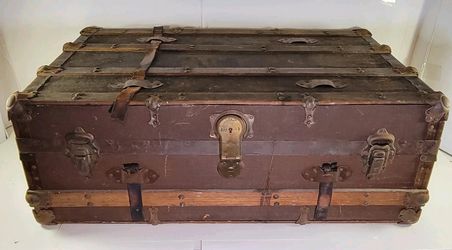 Antique Excelsior Steamer Travel Trunk Metal Clasp Leather Strap Wallpaper VTG
