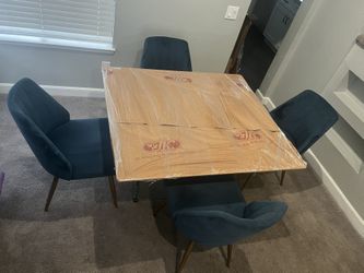 Glass table +chairs (includes delivery)