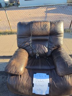 *FREE* Electric Recliner Chair