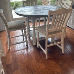 Kitchen Dining Set. 6 Chairs. Used. Pick Up Only