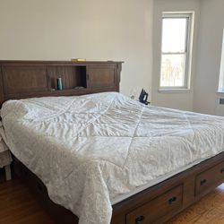 Hudson 3 Piece King Pecan Bedroom Set