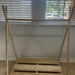 Kids Dress Up Stand 