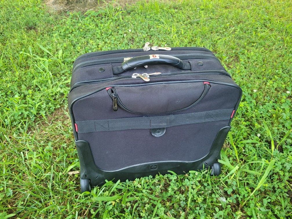 Swiss Gear Wenger Patriot II Business Case Roller
