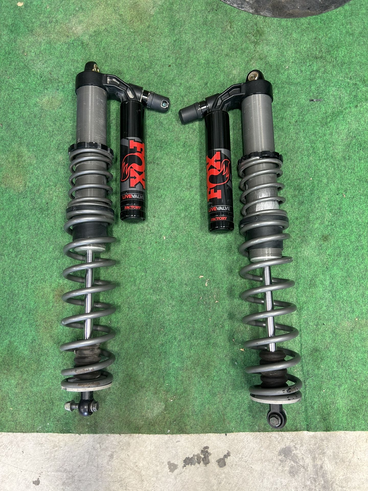 Fox 3.0 Live Valve Rear Shocks For Rzr Turbo S 