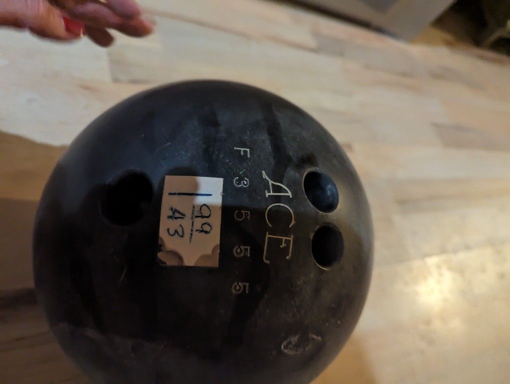 10 Pound Bowling Ball Has Not Been Used
