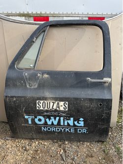 73-98 Chevy Square body door part