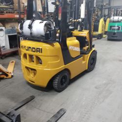 Forklift Hyundai Pneumatic Tires 