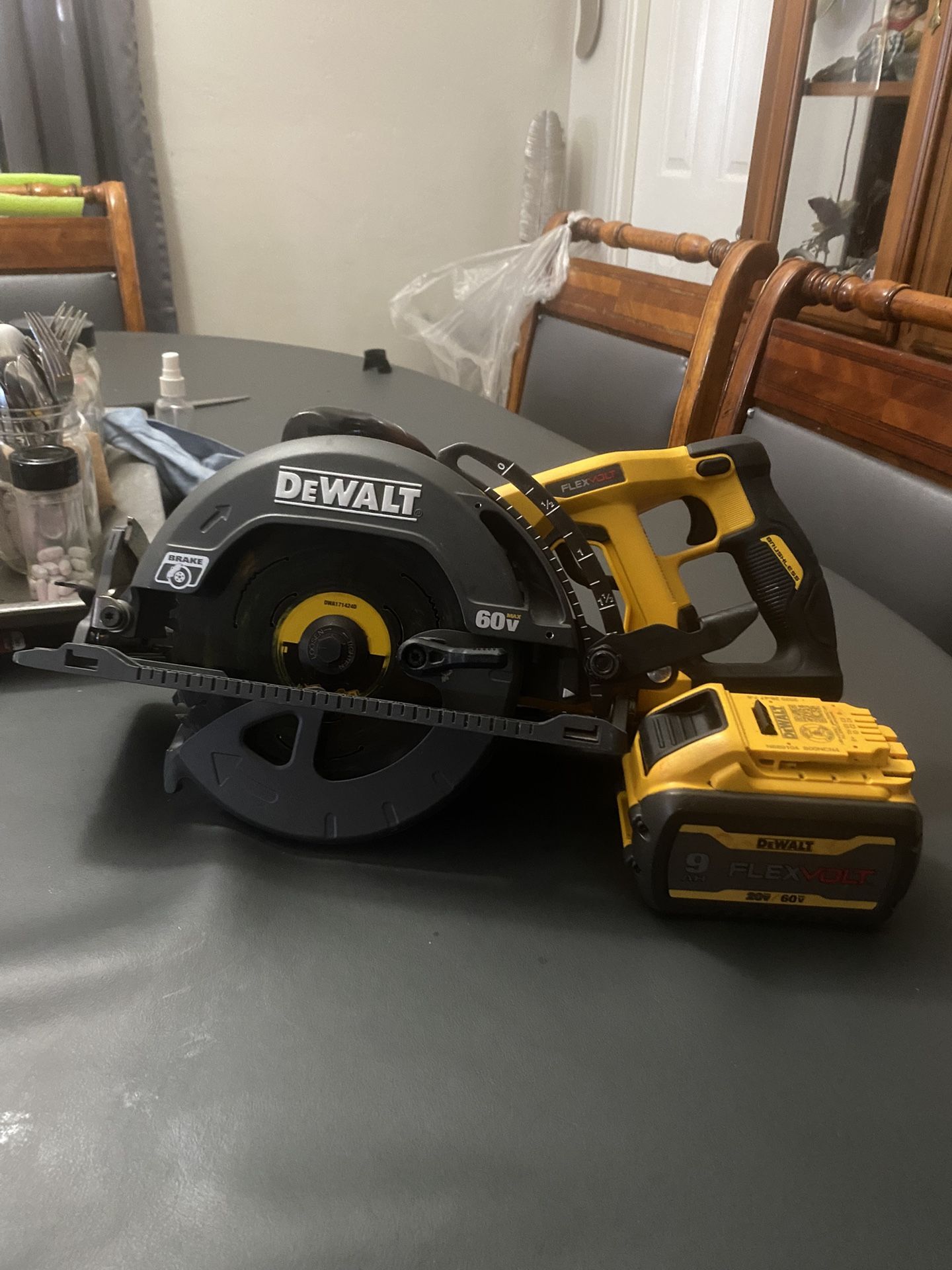 Dewalt Circular Saw & Battery