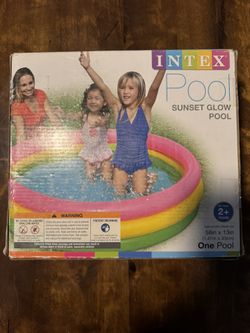 Intext inflatable pool