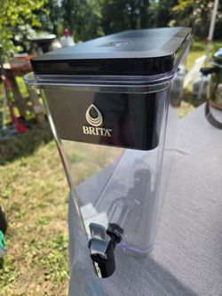 Brita XL 27 Cup Water Pitcher Dispenser