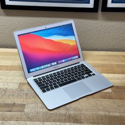 2017 13” MacBook Air - 1.8 GHz i5 - 8GB - 256GB SSD