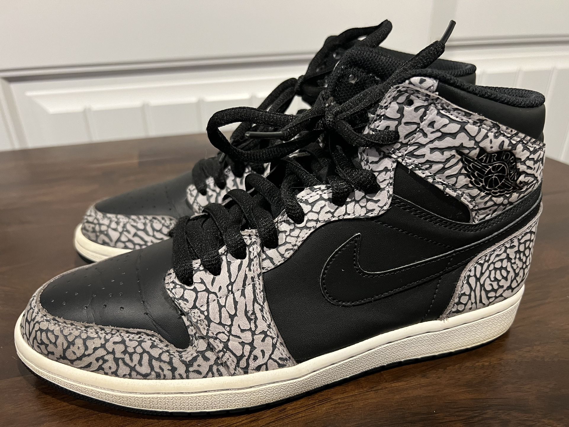 Nike Air Jordan 1 Retro Black Cement