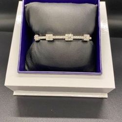 Over 2kt /18k White Gold Bangle