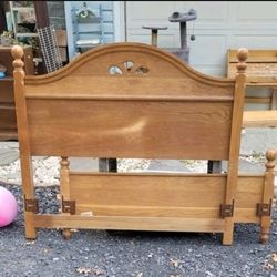 Oak Cannonball Bed Frame 