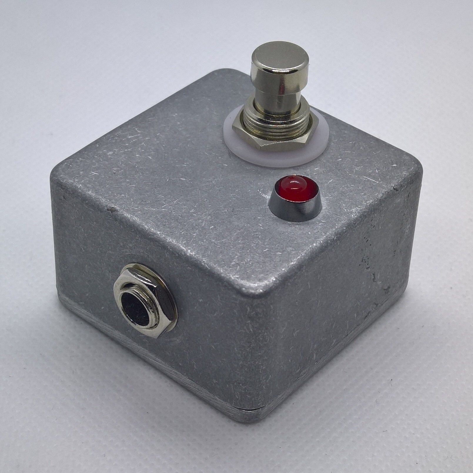 Guitar or Bass Amp Amplifier Latching Footswitch Pedal with LED