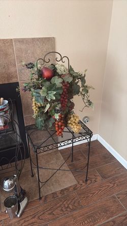 Table with artificial Fruit