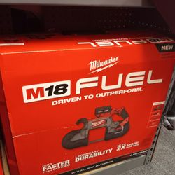 MILWAUKEE M18 FUEL DEEP CUT VARIABLE SPEED BAND SAW (TOOL ONLY)