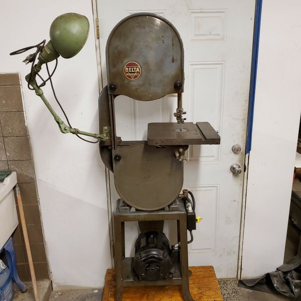 Vintage Delta 14 In Wood Metal Bandsaw for Sale in Philadelphia, PA