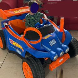 Power Wheels Hot Wheels Ride On Car