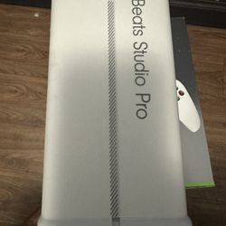 Beats Studio Pro