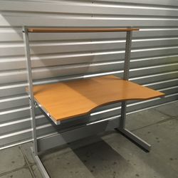 BEECH IKEA SIT/STAND JERKER DESK